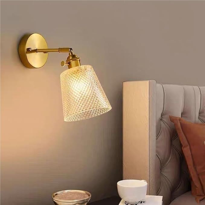 Contemporary Wall Light Nordic Wall Lamp Brass Gold Wall Sconce with Textured Diamond Pattern Glass Shade for Bedroom Living Room Hallway Home Decor