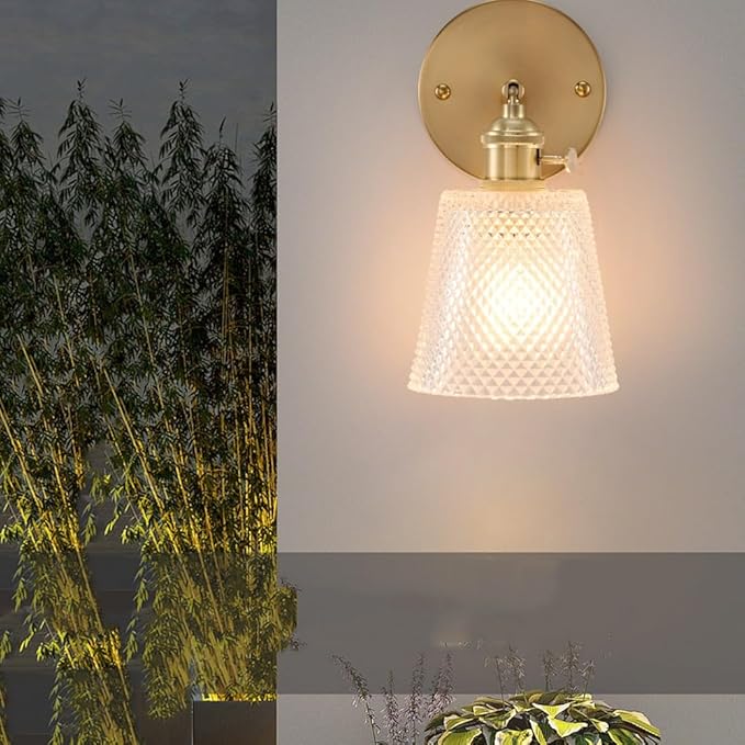 Contemporary Wall Light Nordic Wall Lamp Brass Gold Wall Sconce with Textured Diamond Pattern Glass Shade for Bedroom Living Room Hallway Home Decor